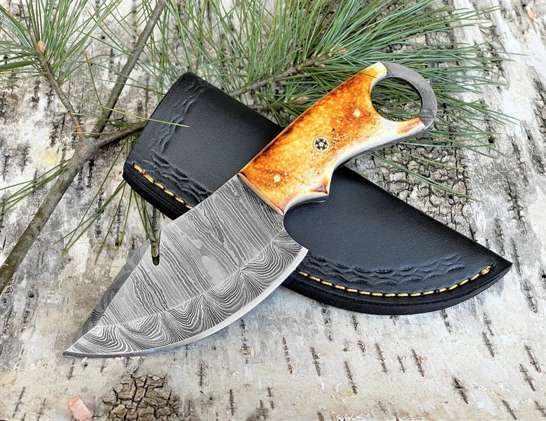 Custom Handmade J2 Stel hunting Knife with Gutt huk and steel bolster along  With Fancy Pure Leather Sheath : : Sports & Outdoors